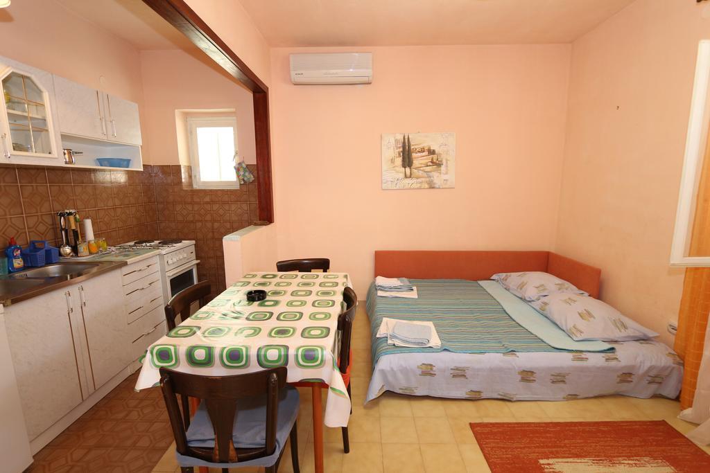 Apartments Antoneta Makarska Exterior foto