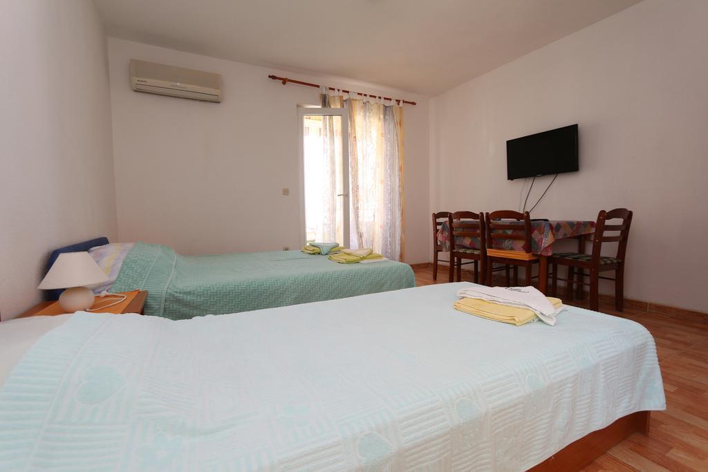 Apartments Antoneta Makarska Exterior foto