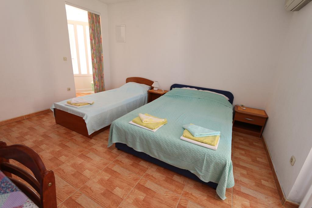 Apartments Antoneta Makarska Exterior foto