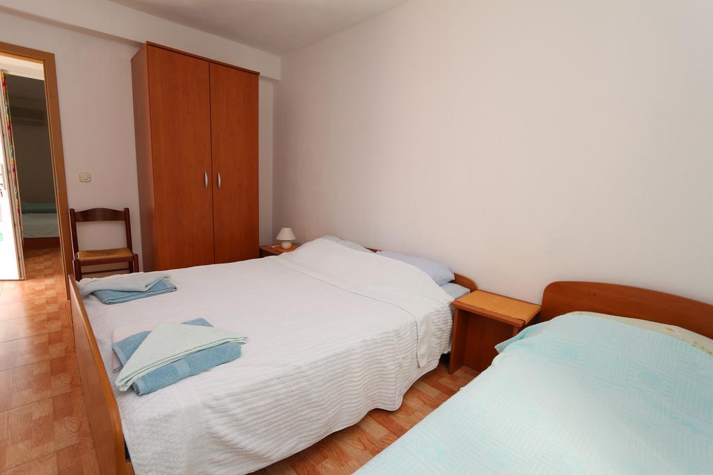 Apartments Antoneta Makarska Exterior foto
