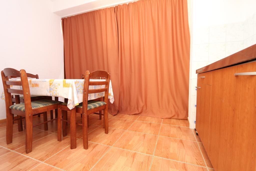 Apartments Antoneta Makarska Exterior foto