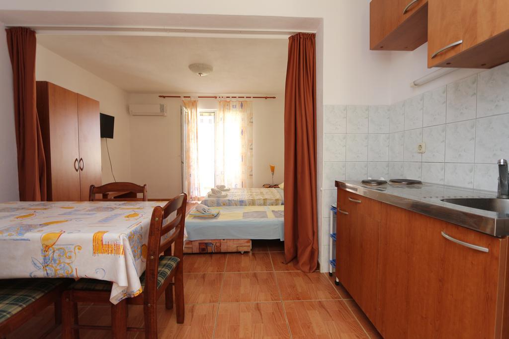 Apartments Antoneta Makarska Exterior foto