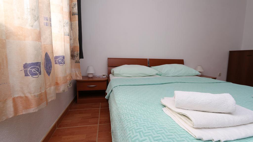 Apartments Antoneta Makarska Exterior foto