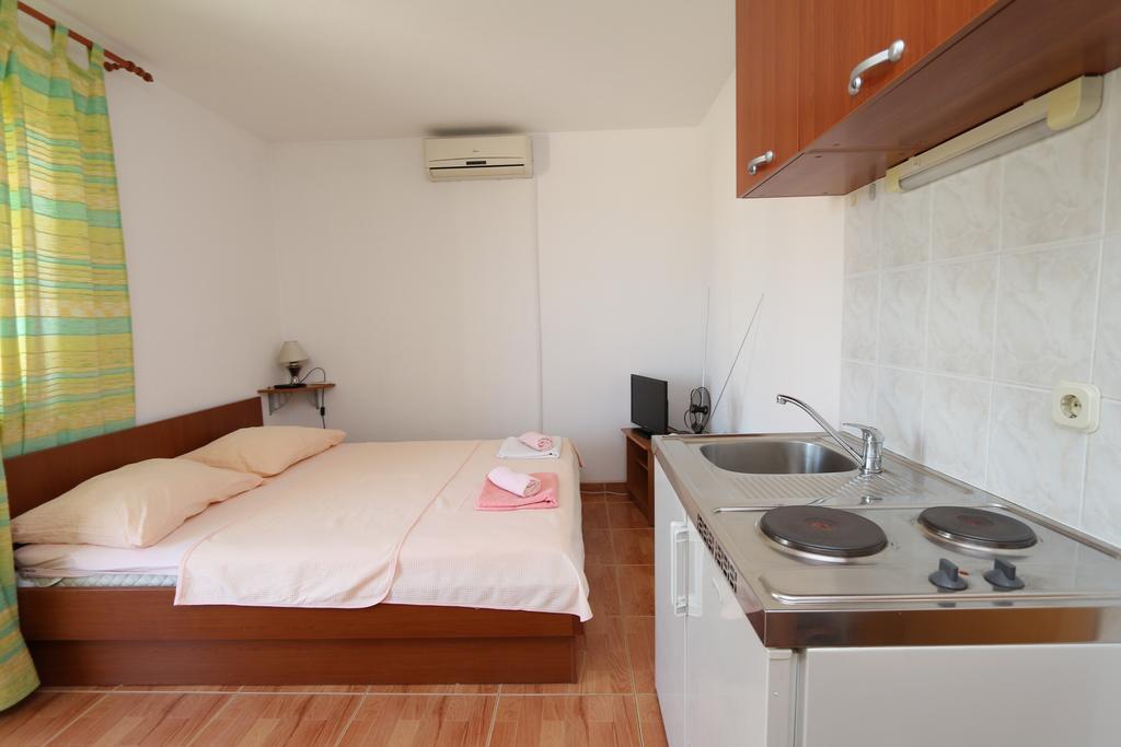 Apartments Antoneta Makarska Exterior foto