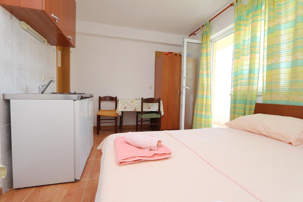 Apartments Antoneta Makarska Exterior foto