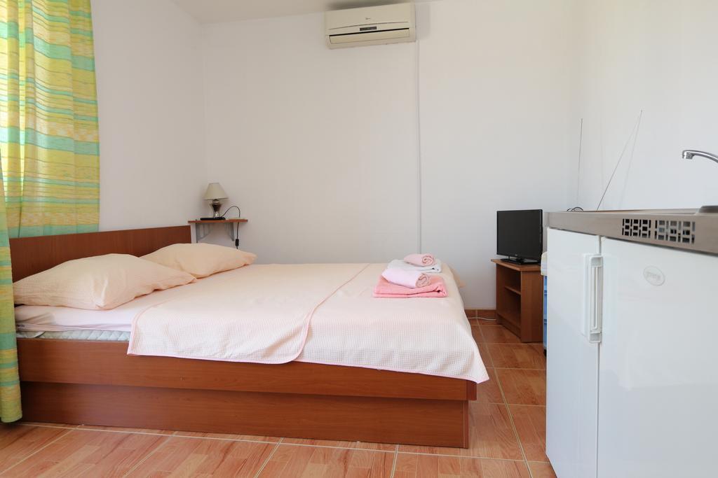 Apartments Antoneta Makarska Exterior foto