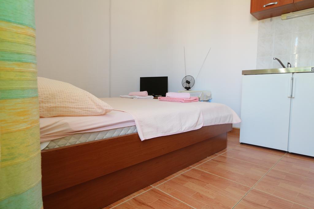 Apartments Antoneta Makarska Exterior foto