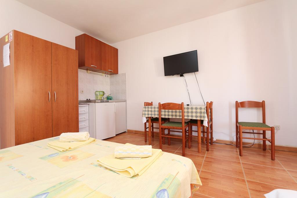 Apartments Antoneta Makarska Exterior foto