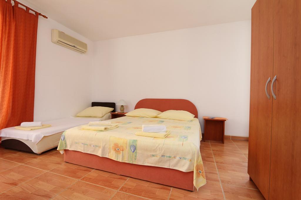 Apartments Antoneta Makarska Exterior foto